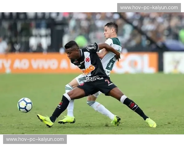 绿巨人与蓝魔的宿命对决：帕尔梅irasvs克鲁塞罗，不止是足球的激情碰撞